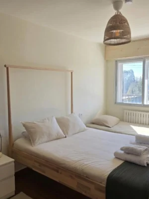 habitacion-calefaccion-vistas-terraza-casa-buen-camino Habitación con calefacción y vistas al la terraza en Casa Buen Camino Arzúa