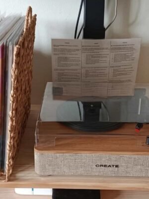 tocadiscos-ocio-relax-casa-buen-camino-arzua Tocadiscos vintage y colección de vinilos en Casa Buen Camino Arzúa