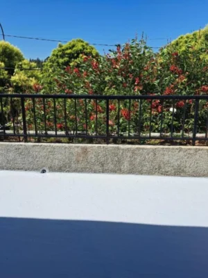 terraza-privada-vistas-naturaleza-arzua Amplia terraza privada con vistas a zonas verdes en Casa Buen Camino Arzúa