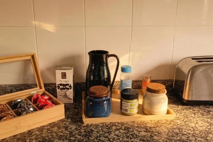 Capsule coffee machine and toaster