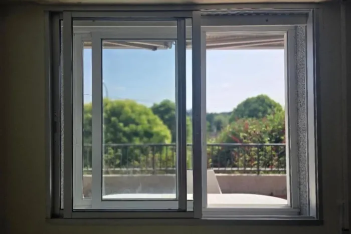 Large window opening onto the terrace